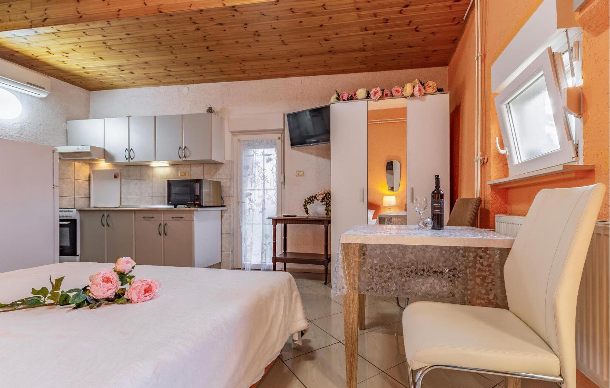 Pet Friendly Apartment In Medulin With Wifi Екстер'єр фото